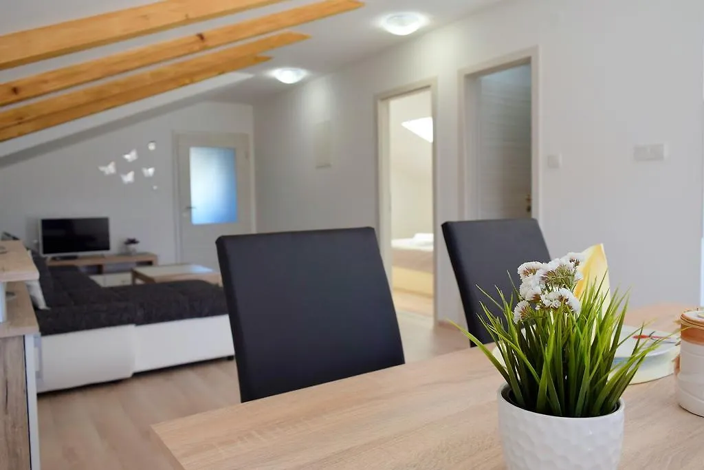 Apartments Kampor كرواتيا