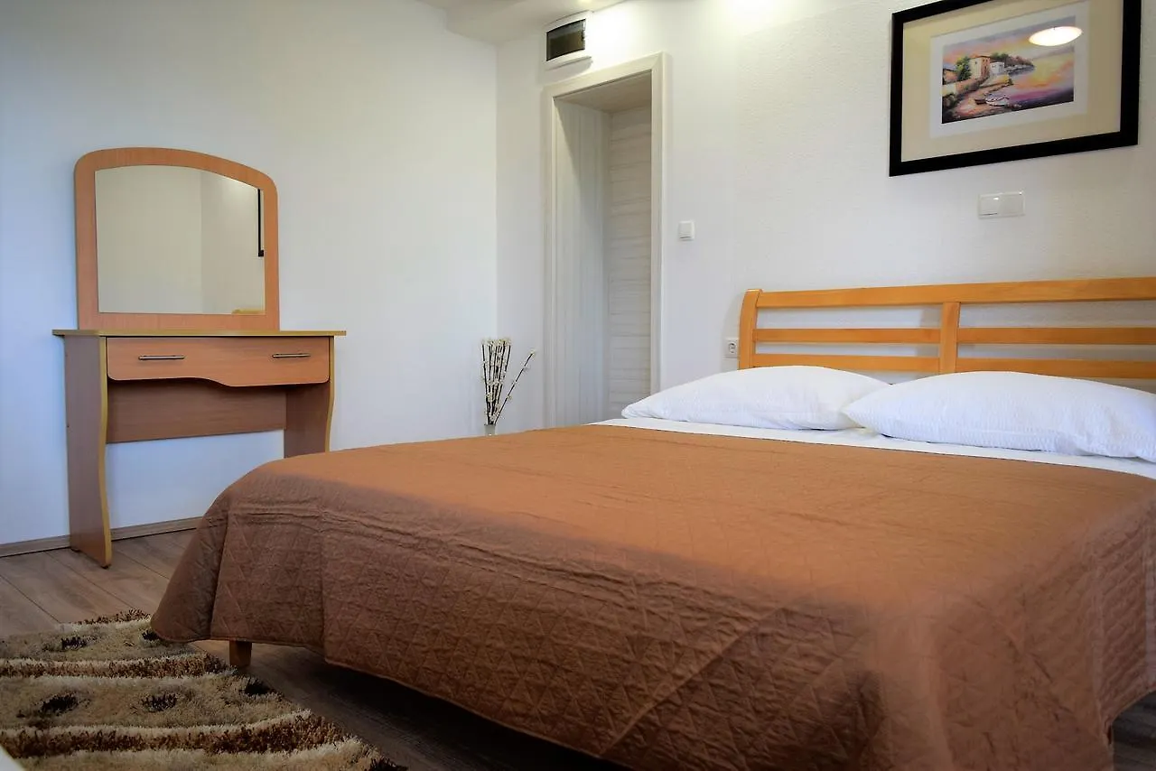 Apartments Kampor 0*,  كرواتيا
