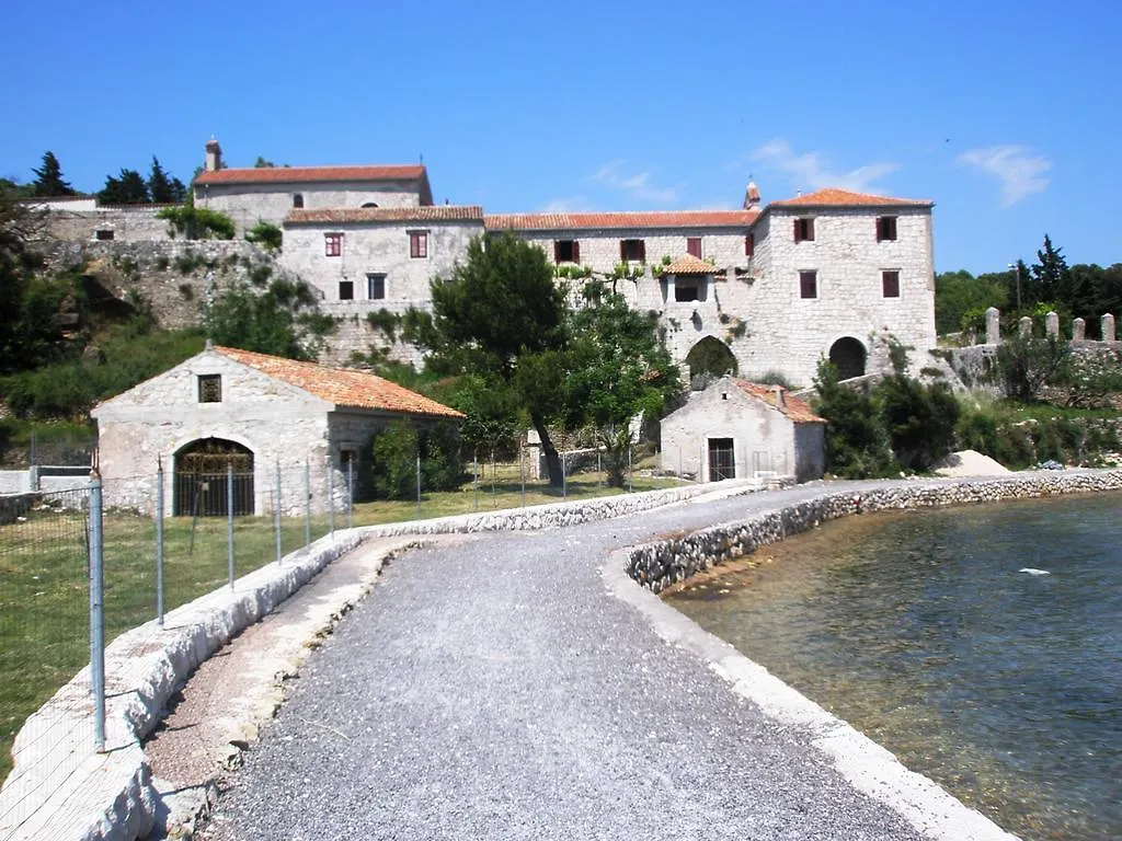 Apartments Kampor 0*,  Croatia